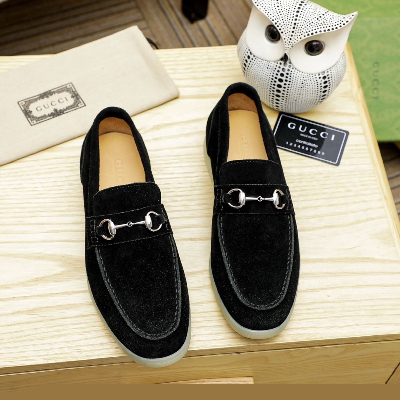 G*u*i leather shoes